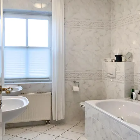 Windfluechter 4 زنغست